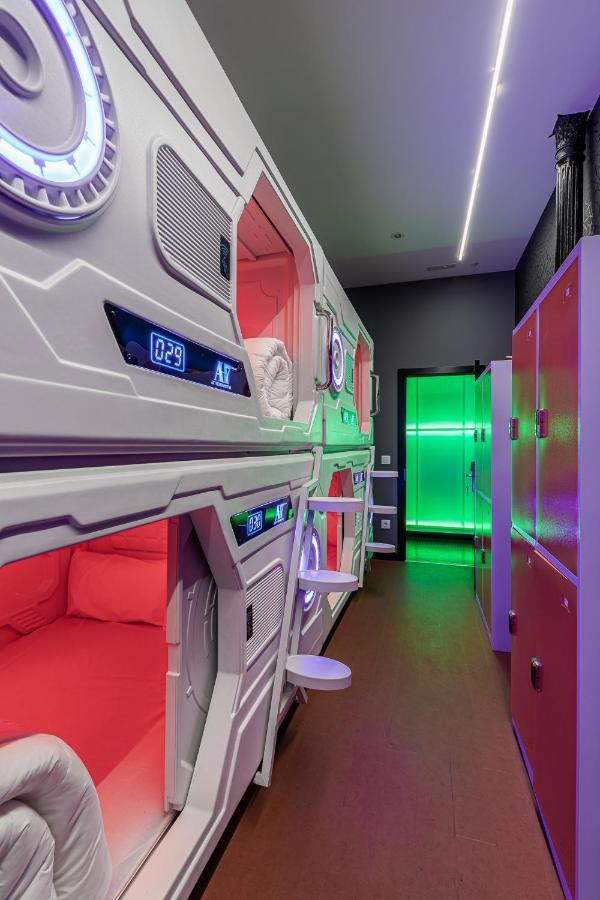 Art Seven Hostel Capsules مدريد المظهر الخارجي الصورة