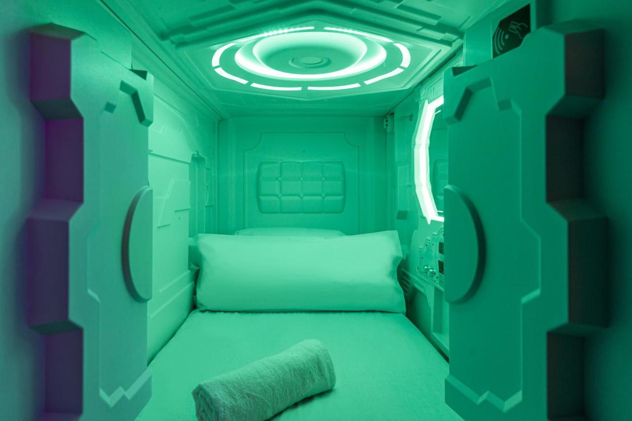Art Seven Hostel Capsules مدريد المظهر الخارجي الصورة